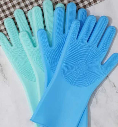 Non-slip silicone gloves for safe grip during dishwashing and kitchen cleaning.