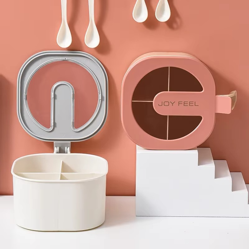 Side View of 4-in-1 Spice Box with Removable Spoons