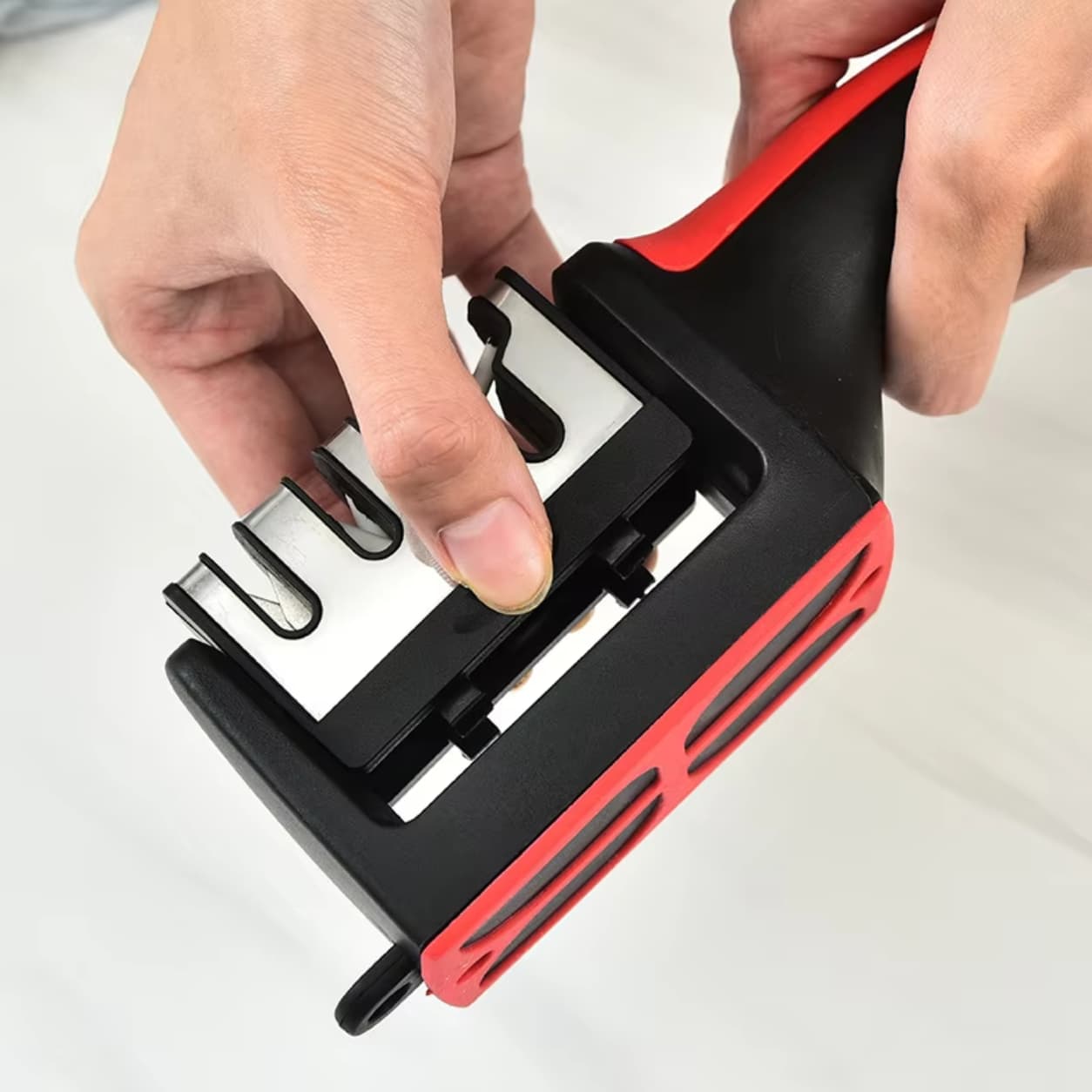 Easy to use knife sharpener for home kitchen daily use.